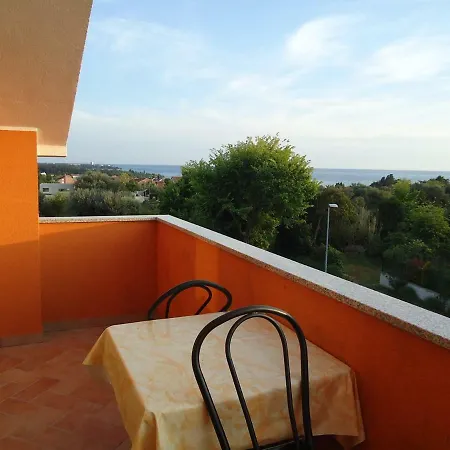 Anita's Terrace 3*
