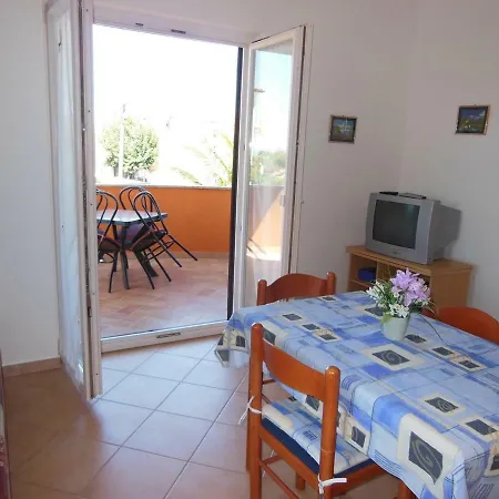 Anita's Terrace 3*
